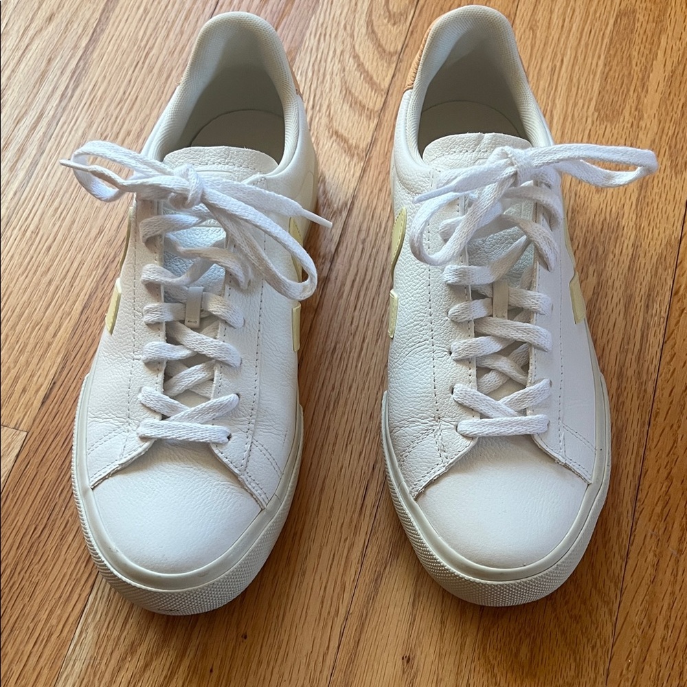 Veja White Leather Low-Top Sneakers with Yellow V Logo size 9